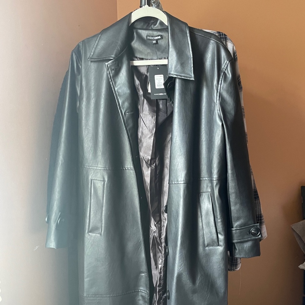 Long black tenchcoat